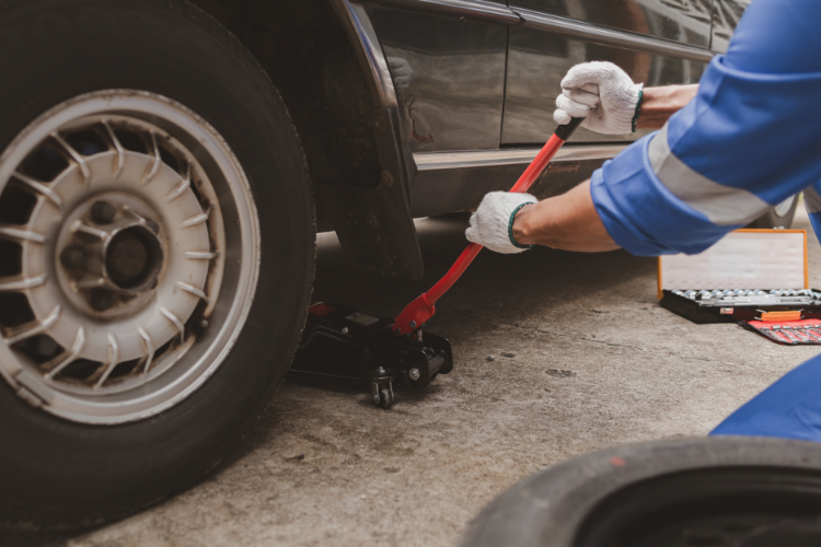 Como Escolher o Pneu Certo para o Seu Carro? Guia Completo